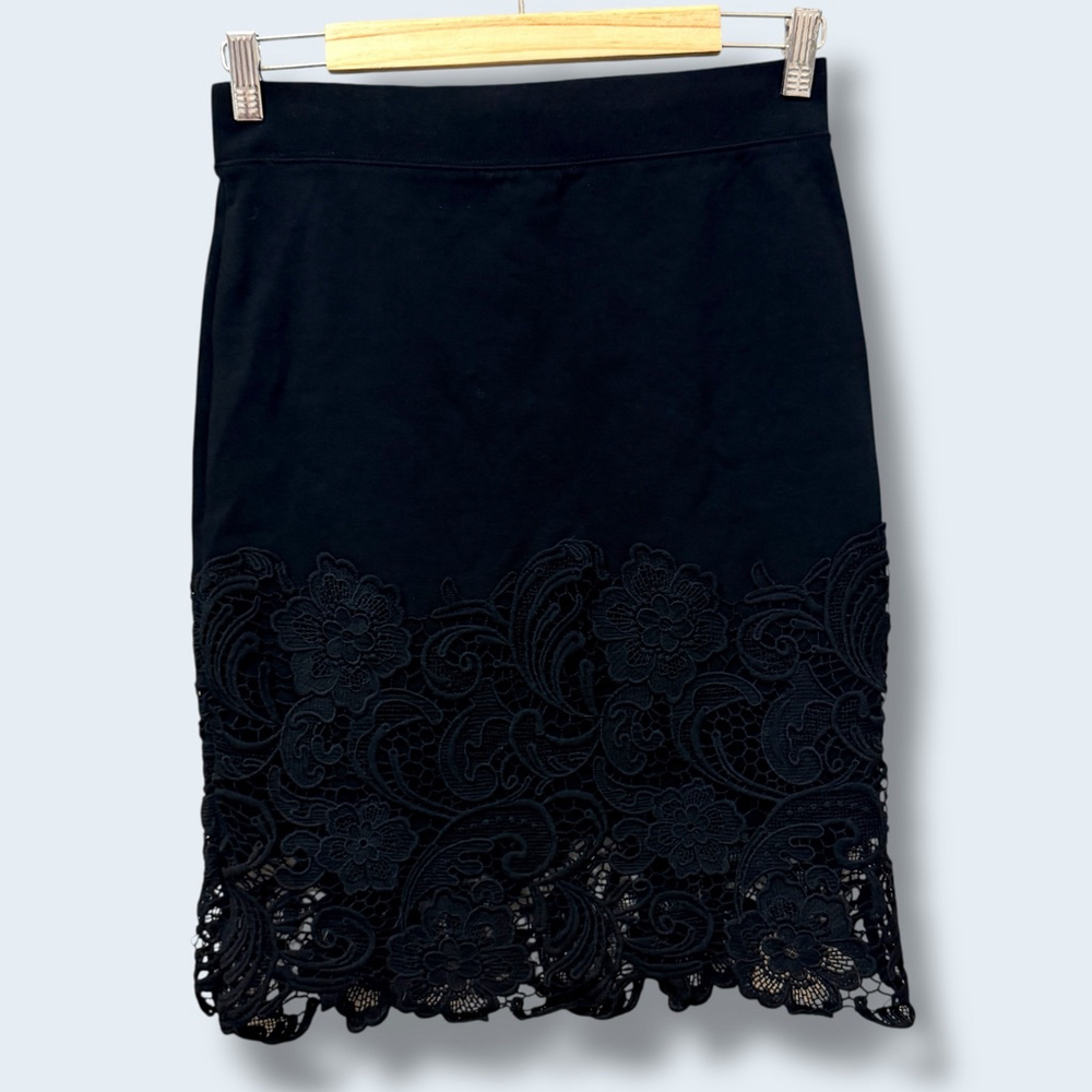Haute Monde Black Lace Hem Pencil Skirt Size M Floral Scallop - Picture 10 of 10